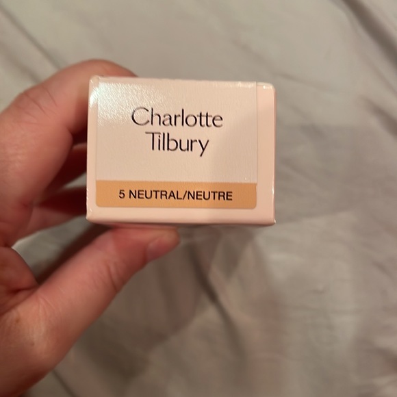 Charlotte tillbury airbrush foundation - Picture 3 of 3